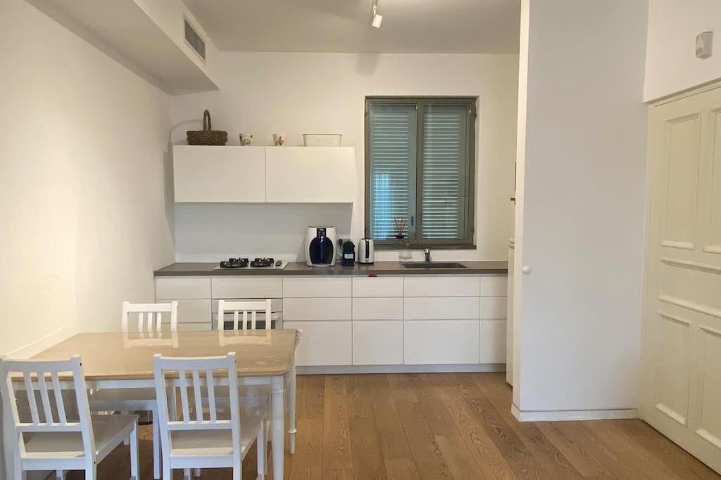 Laura Compound- Authentic 1 Bedroom Charming & Specious Τελ Αβίβ Εξωτερικό φωτογραφία