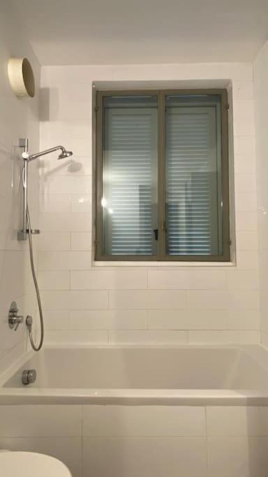 Laura Compound- Authentic 1 Bedroom Charming & Specious Τελ Αβίβ Εξωτερικό φωτογραφία